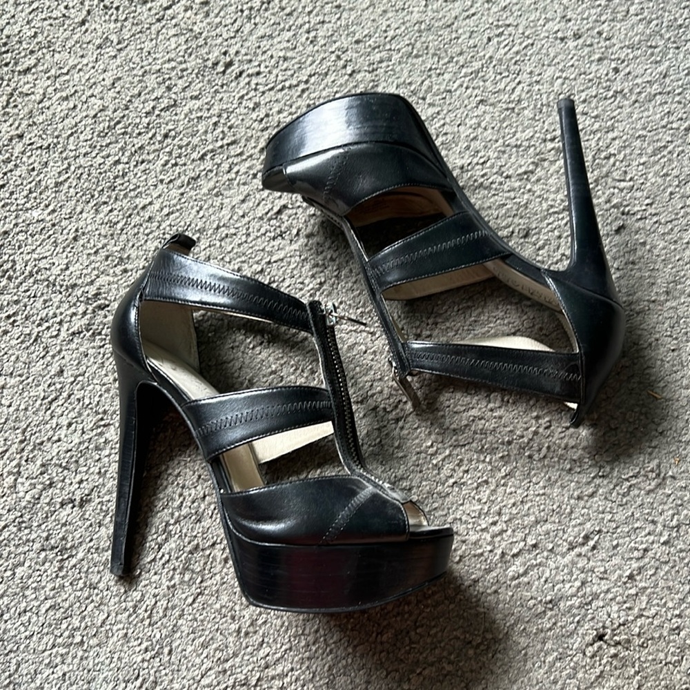 Michael Kors Berkeley black heels silver zipper size 6.5